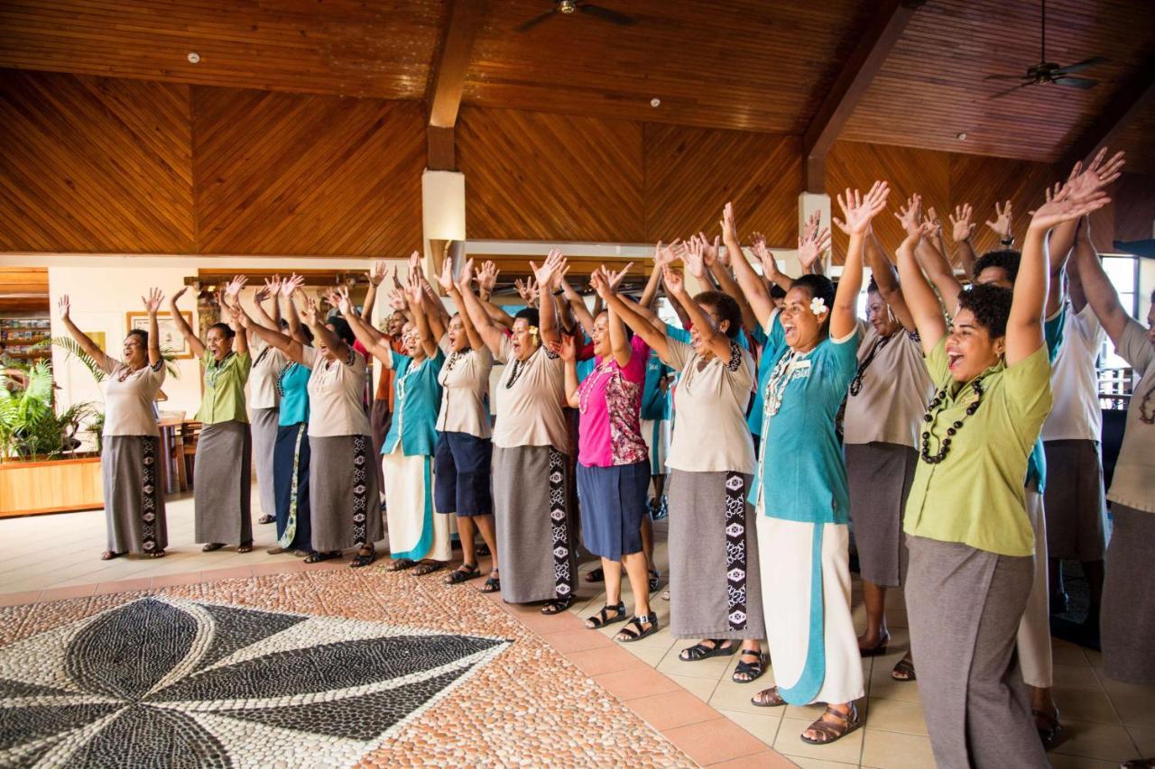 Outrigger Fiji Beach Resort Korotogo Exterior foto A group of women from the Free Wesleyan Church of Tonga