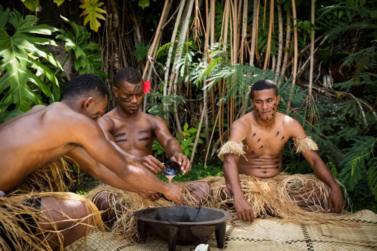 Outrigger Fiji Beach Resort Korotogo Exterior foto Kava ceremony in Fiji