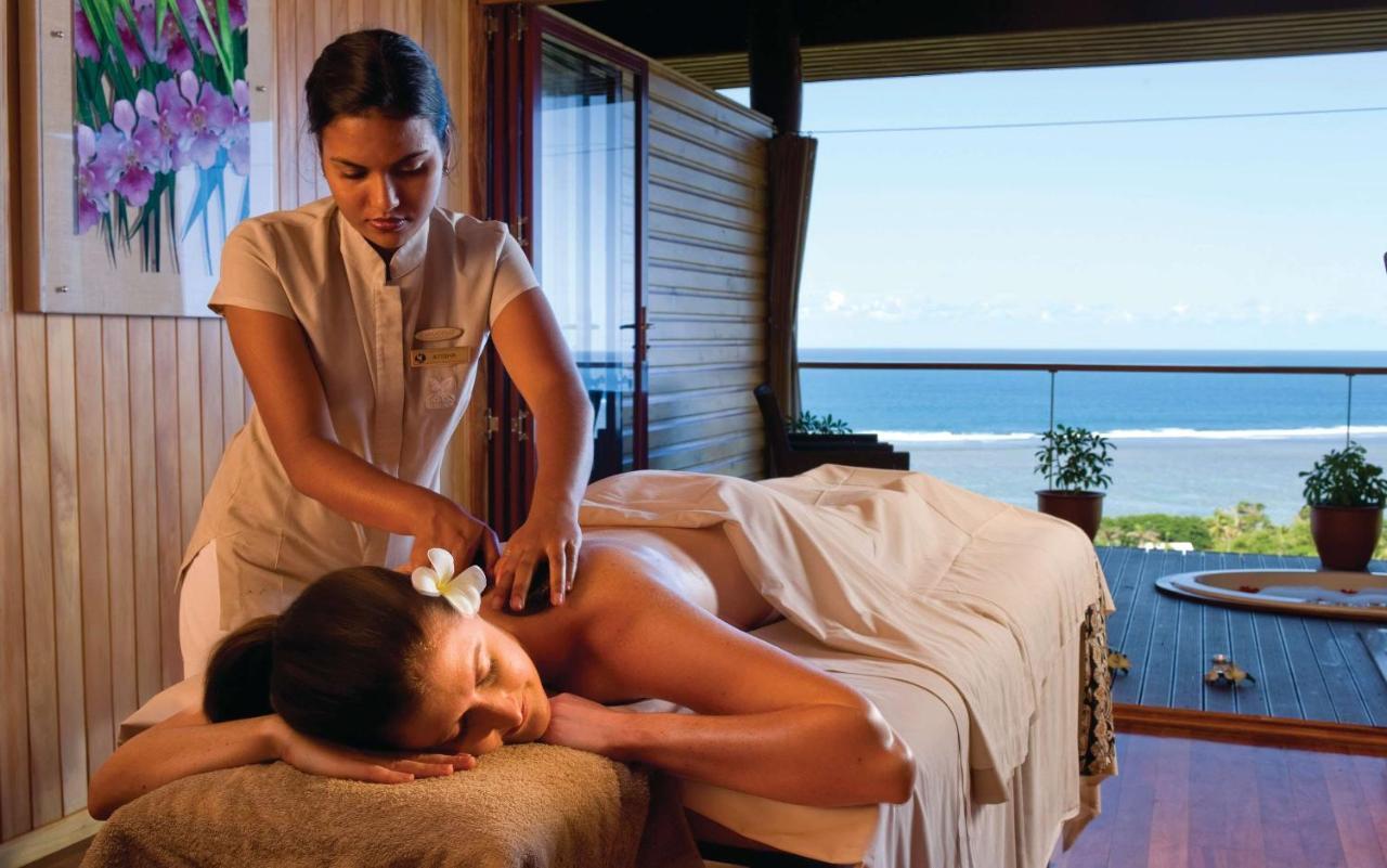 Outrigger Fiji Beach Resort Korotogo Exterior foto A spa treatment